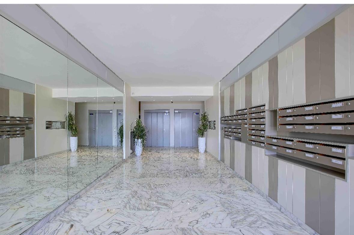 Flat Design With Sea View Promenade Des Anglais Nizza Exterior foto